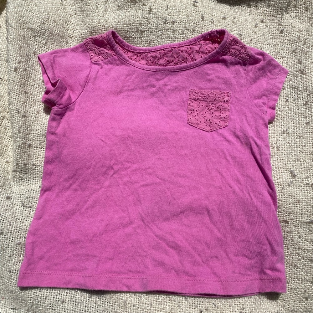 Cute pink t-shirt with cottage lace detail